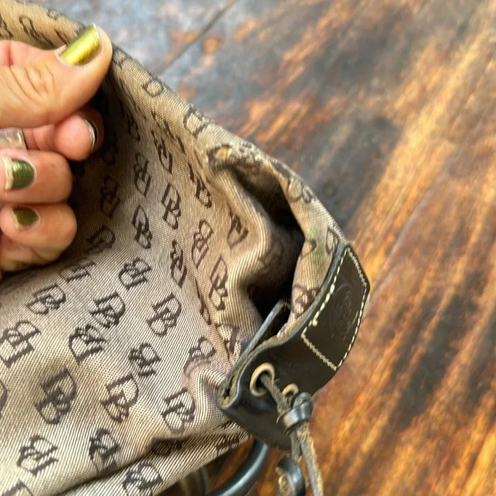 Dooney & Bourke authentic  classic vintage Handbag Gray & Black